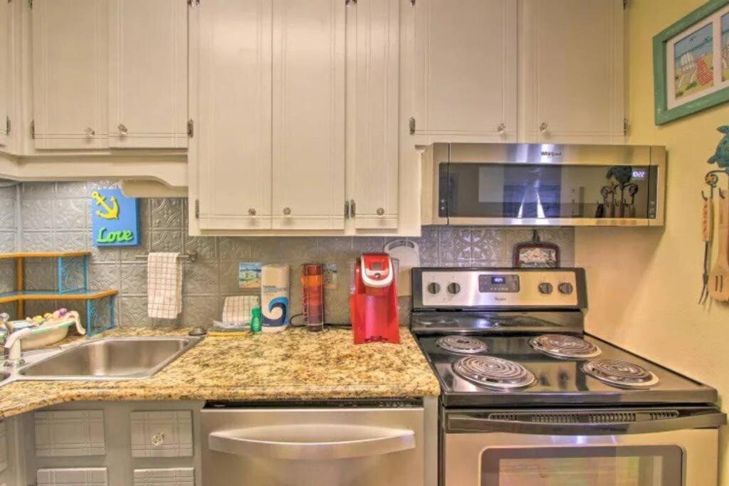 Cheerful 1-Bedroom Townhouse With Spacious Loft Panama City Beach Bagian luar foto